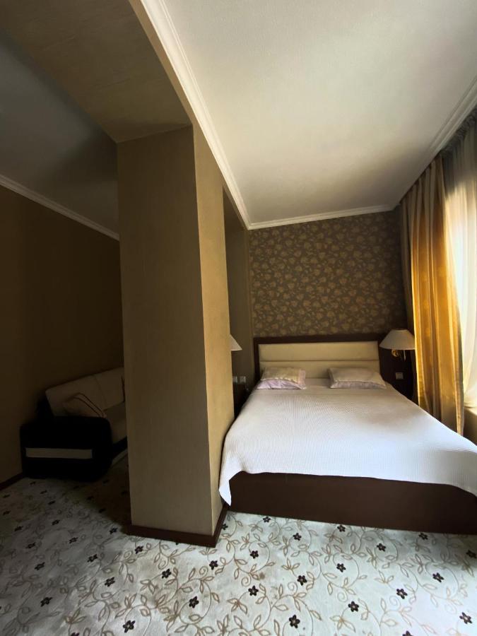 Hotel Empire Kutaisi Exterior foto