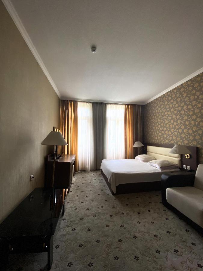 Hotel Empire Kutaisi Exterior foto